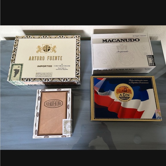 A variety set of vintage cigar boxes - Picture 1 of 7